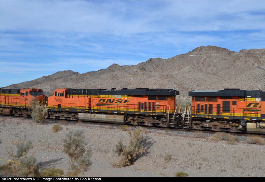 BNSF 7600